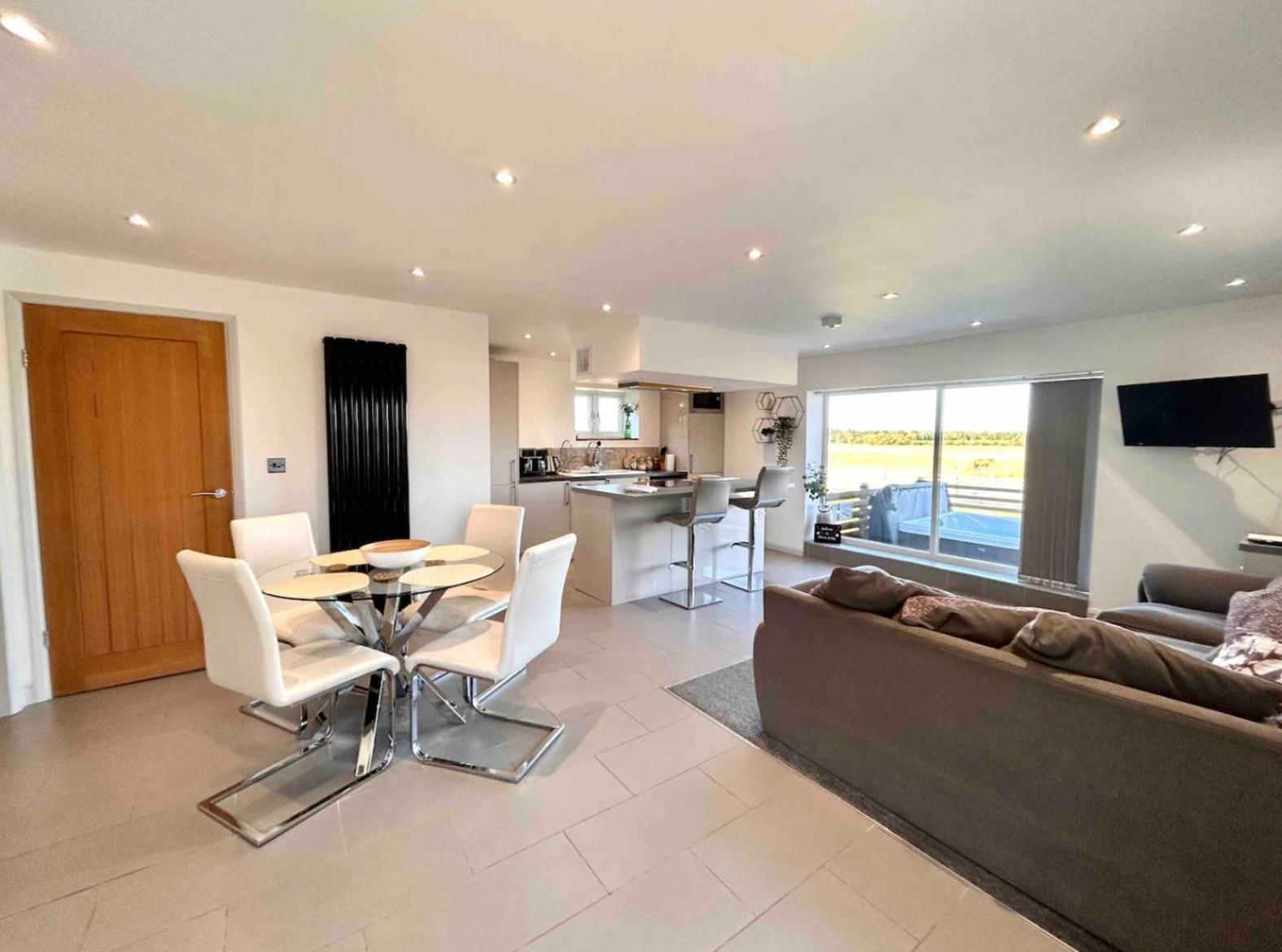 Clover Lodge Chesterfield Buitenkant foto